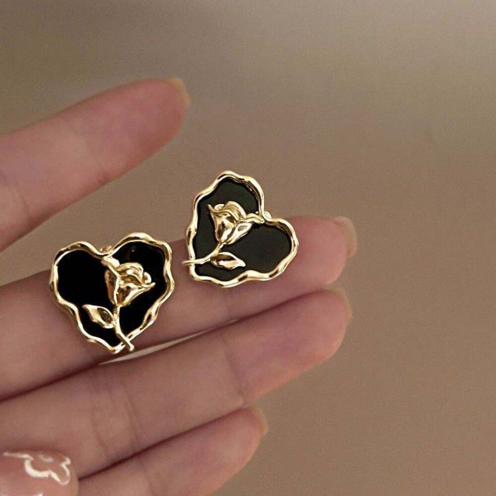 Black Heart Rose Stud Earrings Gold Tone Floral Heart Earrings Cute Romantic
